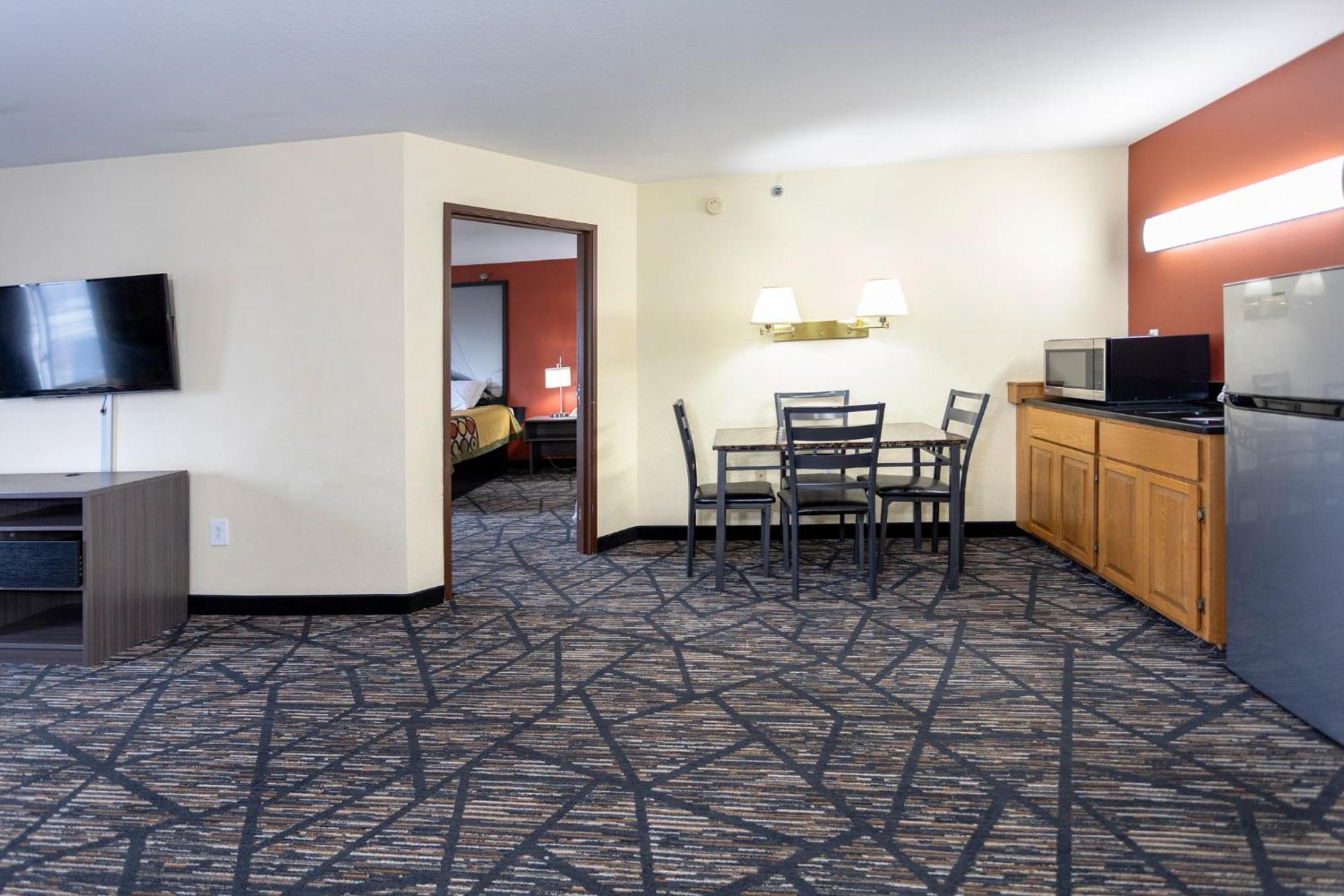 Super 8 By Wyndham Big Rapids Motel Eksteriør bilde